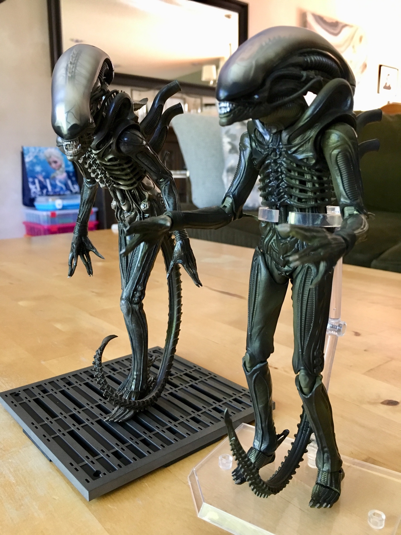 Mafex alien sales