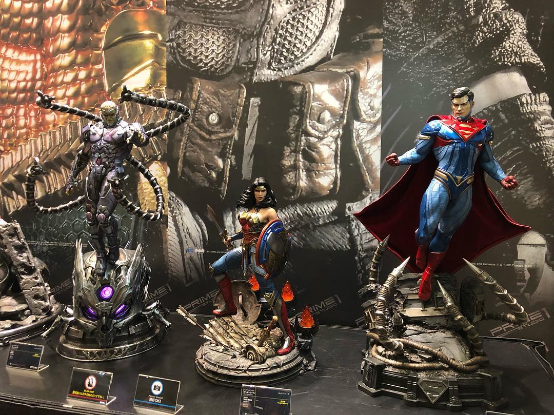 Injustice store 2 statue